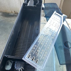 60cm水槽　コーナーR 上部フィルター付中古の画像