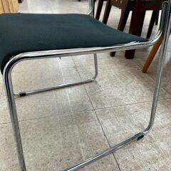 ★リユースのサカイ高崎店★TJ13294  チェアー 深緑 H37.5×D42.5×W42 クリーニング済みの画像