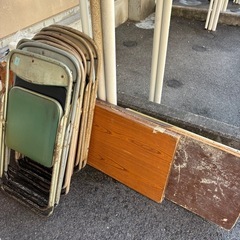 パイプイスと長机の画像