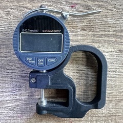 デジタル測定器　厚さ計の画像
