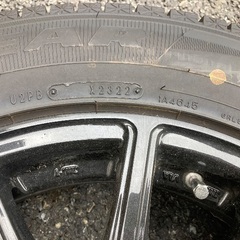 スタッドレスタイヤ（ホイール付）の画像