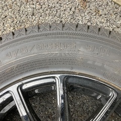 スタッドレスタイヤ（ホイール付）の画像