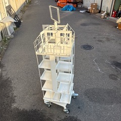 回転式スチール本棚　メタルラック　キャスター付きの画像