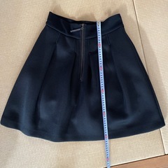 黒スカート　の画像
