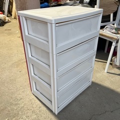 アイリスオーヤマ　収納チェスト　収納ケース　衣装ケース　４段　ピンク／ホワイト　１の画像