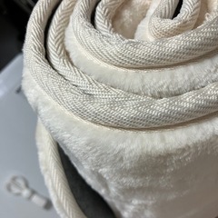 新品 暖かラグマット ホワイトの画像