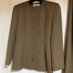 ノーカラージャケット　パンツセットアップの画像