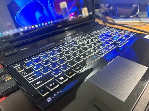 [取引中] ノートパソコン NEC LaVie Windows11 25H2 CPU i7-6500U メモリ16GB SSD M.2 512GB+HDD1TB Blu-ray Office2021 タッチパネル搭載