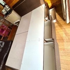 収納付きのセミダブルベッドです、マットレス付、。の画像
