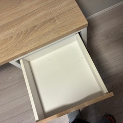 無料！LOWYAのパソコンデスクの画像