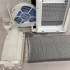 A1718🌟激安‼️2015年製　シャープ加湿空気清浄機KC-F40-W🌟の画像