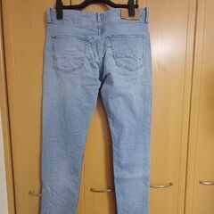 トミーヒルフィガー　メンズ　ジーンズの画像