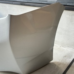 プリウス　バンパー　シルバー　傷ありの画像