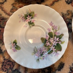 ロイヤルアルバートのティーカップとソーサーの画像