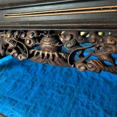 工芸木彫りティーテーブルの画像