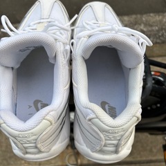 NIKE AIR MAX   白
の画像