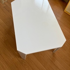 折り畳みテーブルの画像