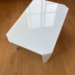 折り畳みテーブルの画像