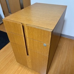 サイドチェストの画像