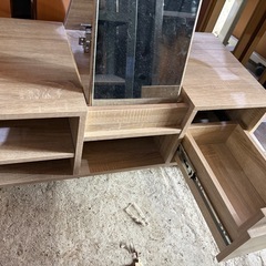 ドレッサーテーブルの画像