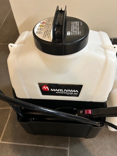バッテリー式高圧洗浄機