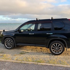 ニッサン　エクストレイル　黒　中古車の画像