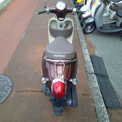 NO.5538　ホンダ　ジョルノ　水冷４サイクルエンジン　フューエルインジェクション車　ブラウンメタリック　☆彡の画像
