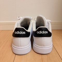 美品♡adidas♡アドバンコート ベース 2.0 ブラック ホワイトの画像