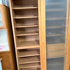 スライド式　食器棚　の画像