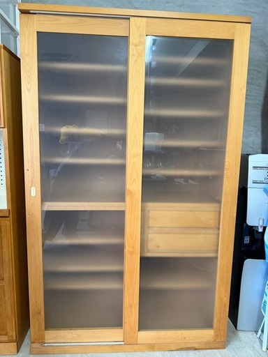 スライド式　食器棚