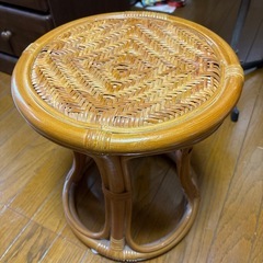 籐丸いすと丸カゴの画像