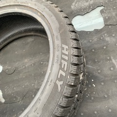 スタッドレスタイヤ　215/45R17の画像