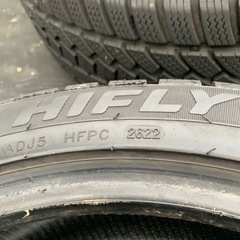 スタッドレスタイヤ　215/45R17の画像