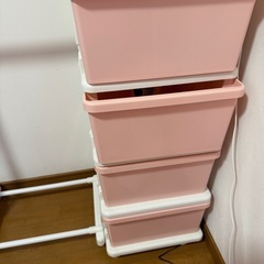 amazonピンクの4段収納ボックスの画像