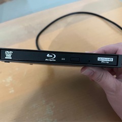 ロジテックの外付けポータブルブルーレイドライブの画像