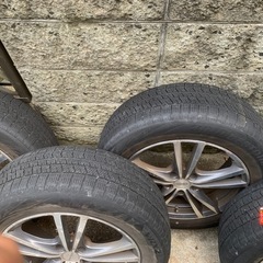E51エルグランド用　スタッドレスタイヤの画像