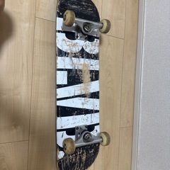 スケートボード
の画像