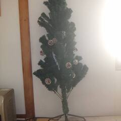 クリスマスツリー　ハーフ仕様　市価の３０％　もちろん新品（開封はしています）の画像