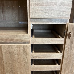 LOWYA 食器棚の画像