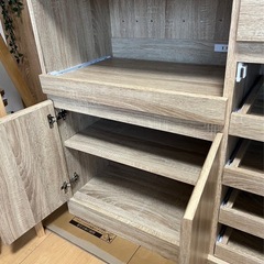 LOWYA 食器棚の画像