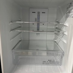 HISENSE ハイセンス 冷蔵庫 HR-G13B-BR 134L 2020年製の画像