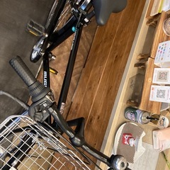 【前輪タイヤ・前輪チューブ新品！】 LEDオートライト　6段変速　27インチ自転車　ブラックの画像