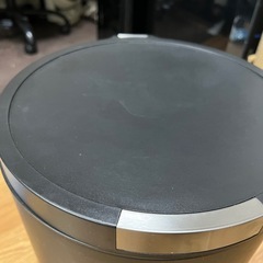 足踏み式ゴミ箱の画像