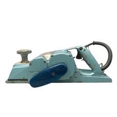 25C526_ジ3 makita マキタ 電気カンナ モデル1700 電動工具 かんな 現状品 中古の画像
