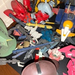 お渡し先決まりました。SDガンダム　小さいプラモデル　と部品多数　難ありの画像
