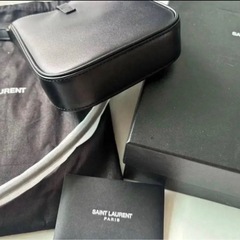 SAINT LAURENT ブラックショルダーバッグの画像