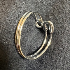 安全ピンモチーフ　ゆびわ指輪の画像