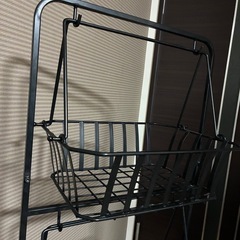 おしゃれ家具、アンティーク調アイアン3段バスケットの画像