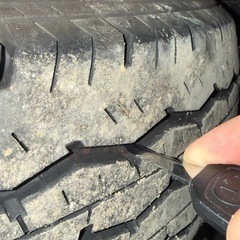 ハイエース純正タイヤ4本
  ほぼ新品の画像