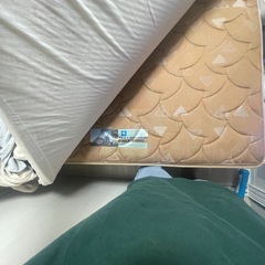 ダブルベッドの画像